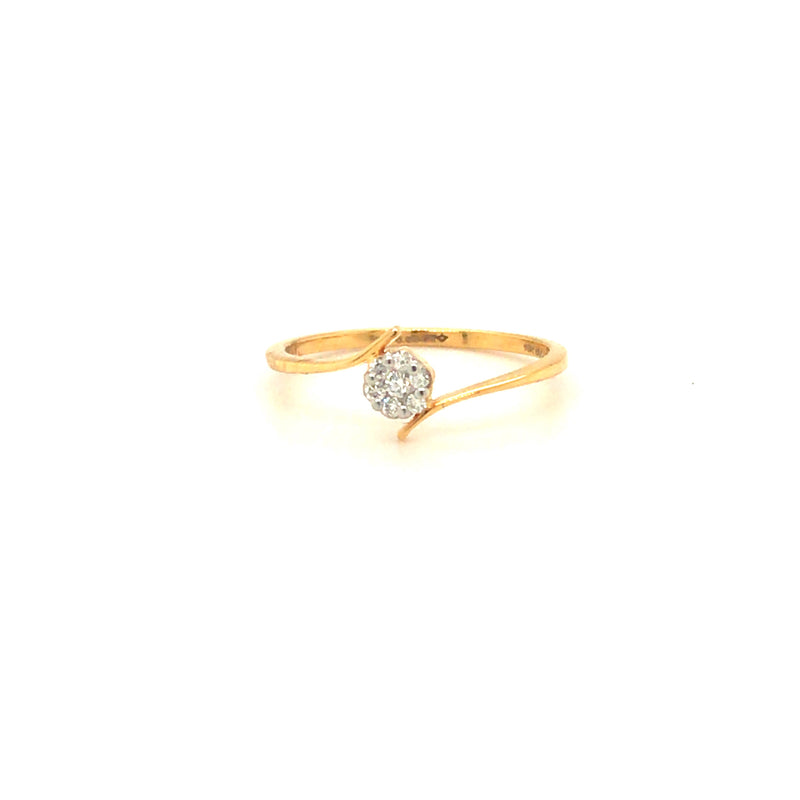 Dazzling Gold and Diamond Finger Ring